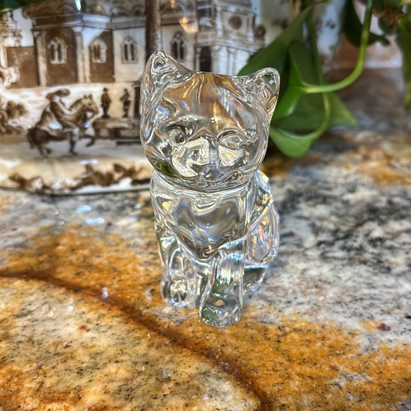 Crystal Clear Glass Cat Figurine - Picture 3 of 6